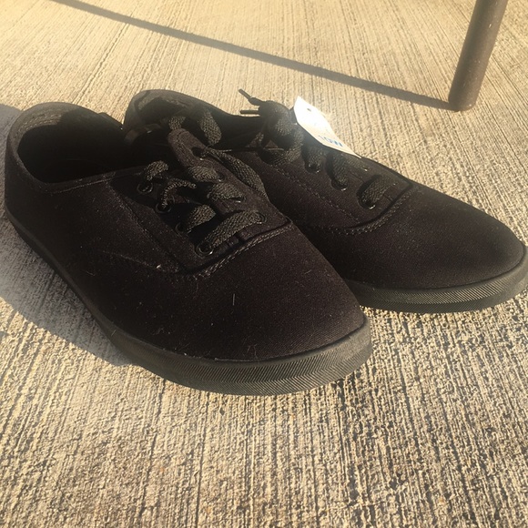 time tru tennis shoes